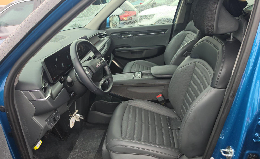 Used 2024 Kia EV9 Land AWD/4WD image 10