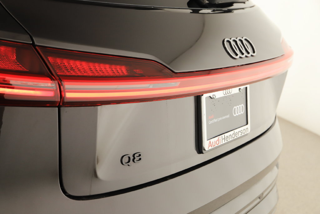 Certified 2024 Audi Q8 e-tron Premium AWD/4WD image 31