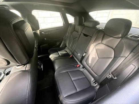 Certified 2023 Porsche Macan AWD/4WD image 22