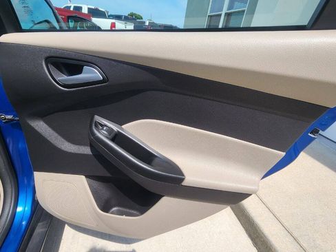Used 2018 Ford Focus SE w/ Cold Weather Package FWD image 22