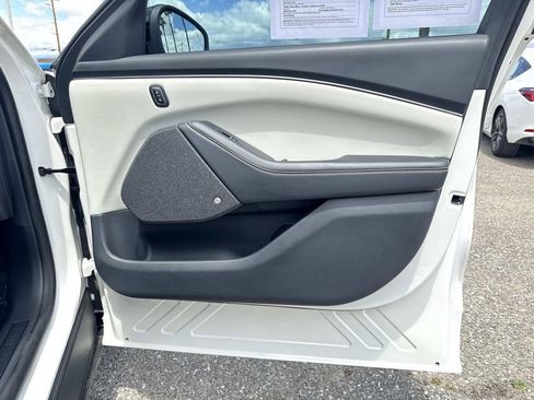 Used 2025 Ford Mustang Mach-E Premium RWD image 29