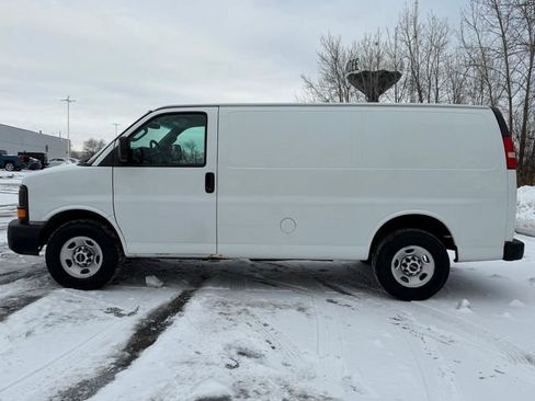 Used 2016 GMC Savana 2500 image 9