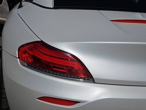 Used 2011 BMW Z4 sDrive35i RWD image 39