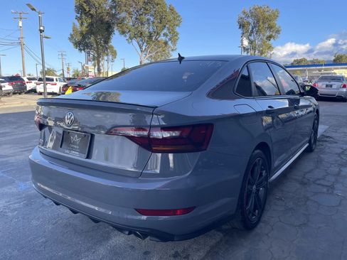 Used 2019 Volkswagen Jetta GLI FWD image 5