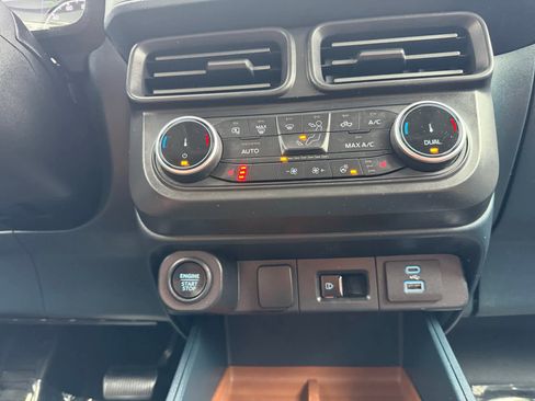 Used 2022 Ford Maverick Lariat w/ Lariat Luxury Package image 14