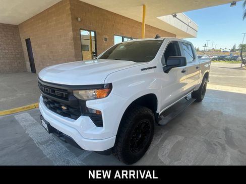 Used 2022 Chevrolet Silverado 1500 Custom AWD/4WD image 1