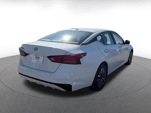 Used 2025 Nissan Altima 2.5 SV image 14