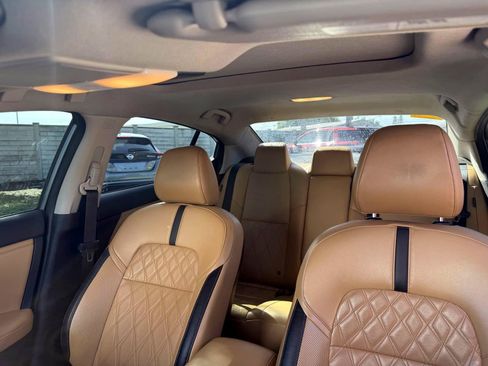Certified 2022 Nissan Sentra SV w/ SV Premium Package FWD image 15