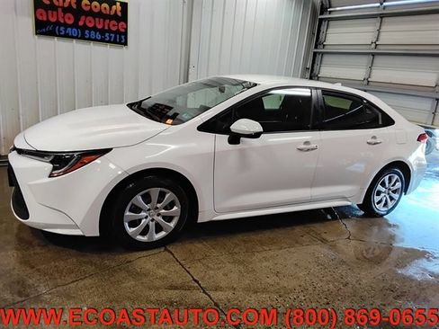 Used 2022 Toyota Corolla LE image 4
