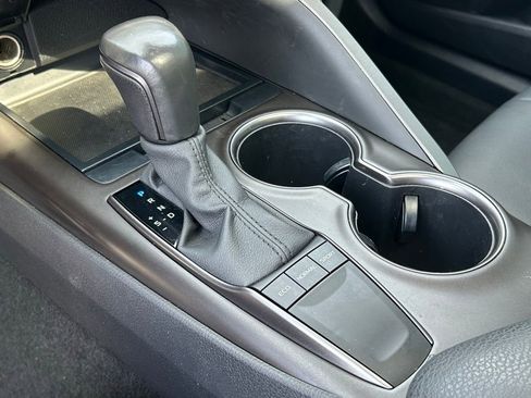 Used 2023 Toyota Camry SE w/ Convenience Package FWD image 32