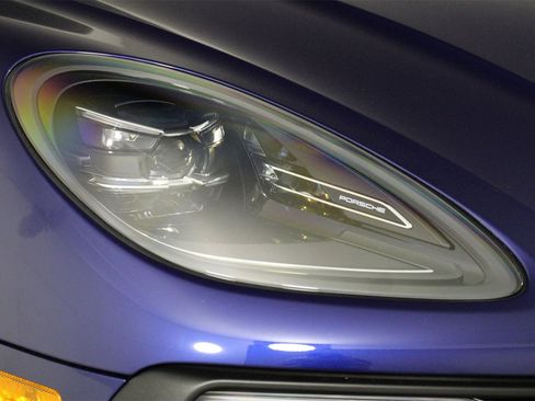 Used 2025 Porsche Macan image 28