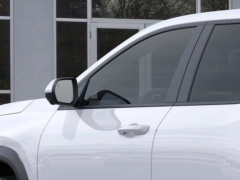 New 2026 Chevrolet Equinox LT w/ Safety and Technology Package FWD image 19