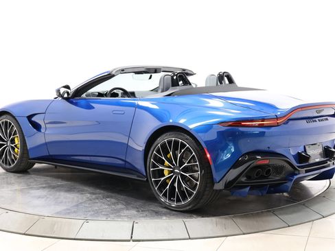 Used 2023 Aston Martin V8 Vantage Roadster RWD image 46