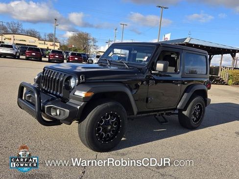 Used 2022 Jeep Wrangler Sport image 3