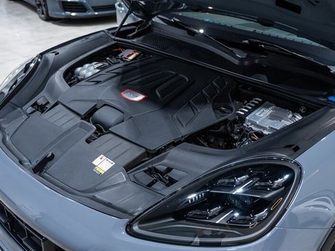 Used 2022 Porsche Cayenne Turbo GT AWD/4WD image 46
