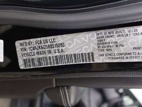 Used 2024 Jeep Grand Cherokee L Laredo image 52