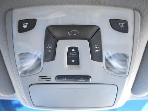 Used 2014 Toyota Sienna XLE image 33