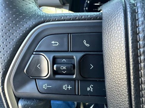 Used 2025 Toyota 4Runner Trailhunter AWD/4WD image 39