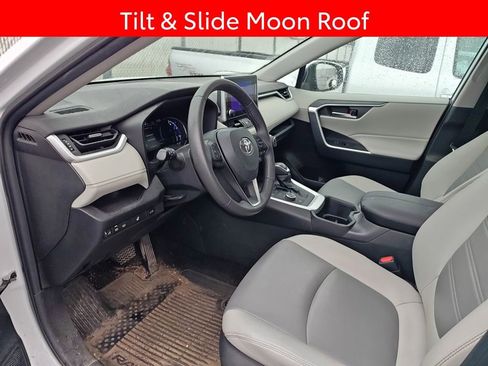 Used 2023 Toyota RAV4 XLE Premium AWD/4WD image 8