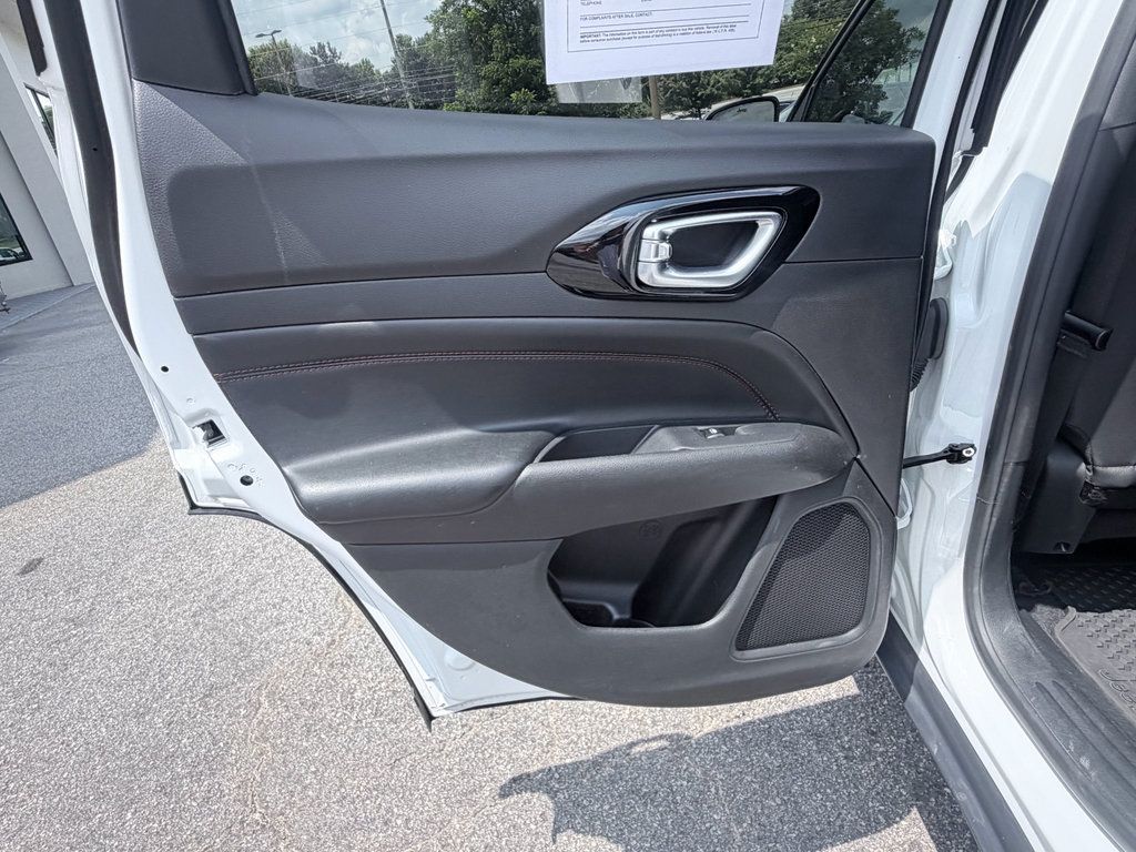 Used 2025 Jeep Compass Trailhawk AWD/4WD image 29