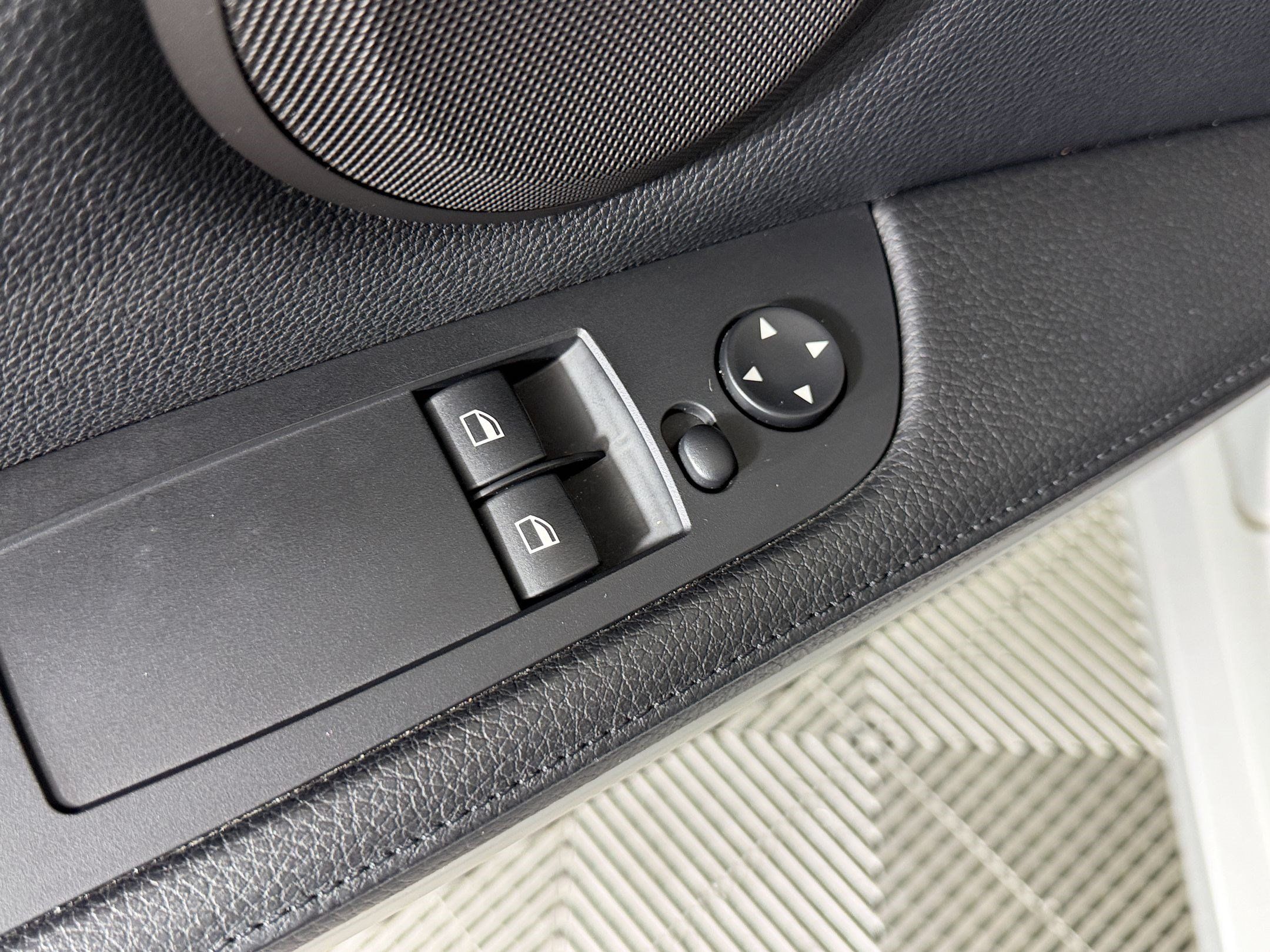 Used 2011 BMW 328i Coupe RWD image 13