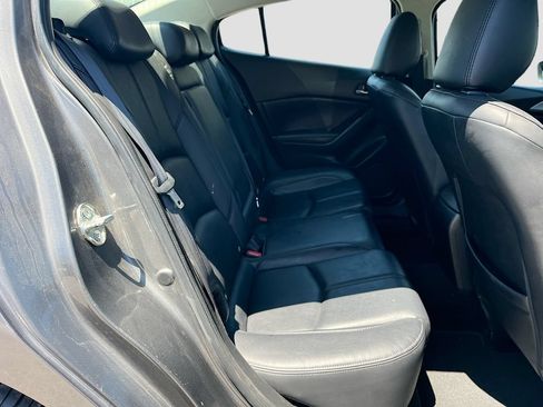 Used 2018 MAZDA MAZDA3 Touring FWD image 28