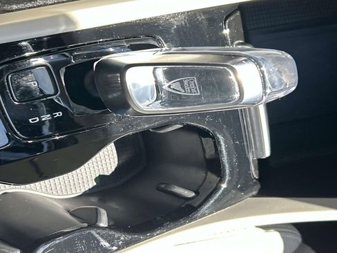 Used 2024 Volvo XC40 B5 Plus AWD/4WD image 34