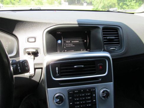 Used 2018 Volvo V60 T5 Dynamic w/ Vision Package image 53