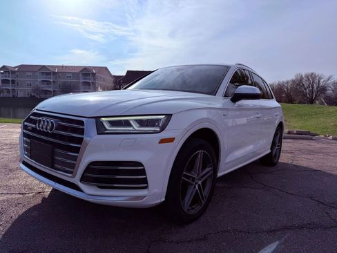 Used 2018 Audi SQ5 Premium Plus w/ Navigation Package image 3