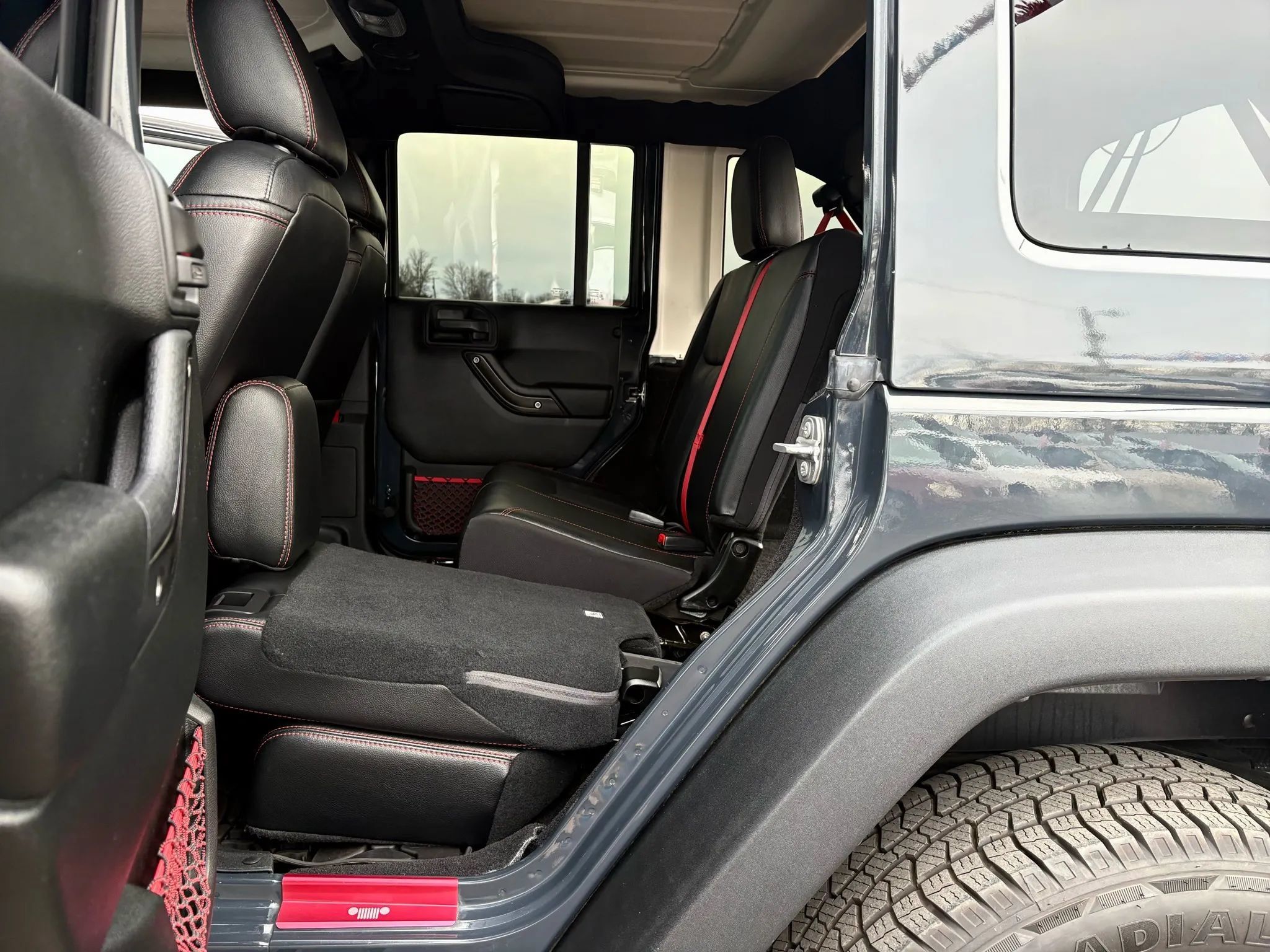 Used 2017 Jeep Wrangler Unlimited Rubicon AWD/4WD image 18