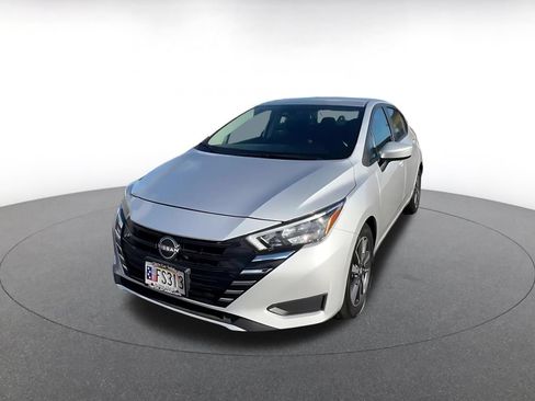 Used 2025 Nissan Versa SV FWD image 7