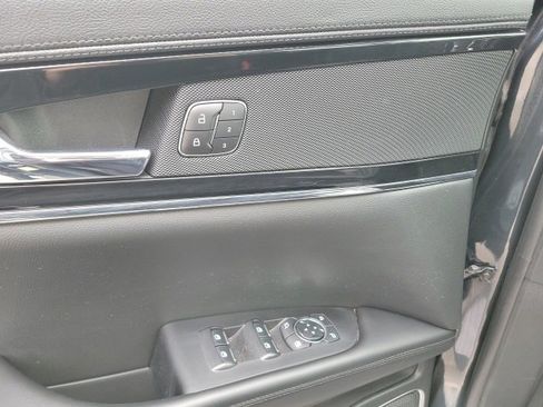 Certified 2023 Lincoln Nautilus Reserve image 40