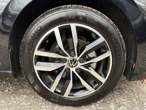 Used 2025 Volkswagen Jetta SE image 30