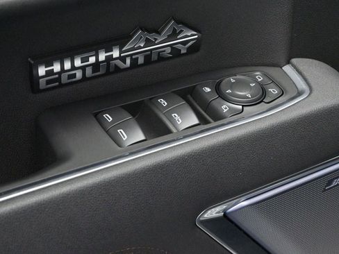 Used 2025 Chevrolet Silverado 1500 High Country w/ Technology Package AWD/4WD image 12