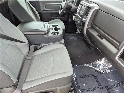 Used 2022 RAM 1500 Classic SLT AWD/4WD image 18