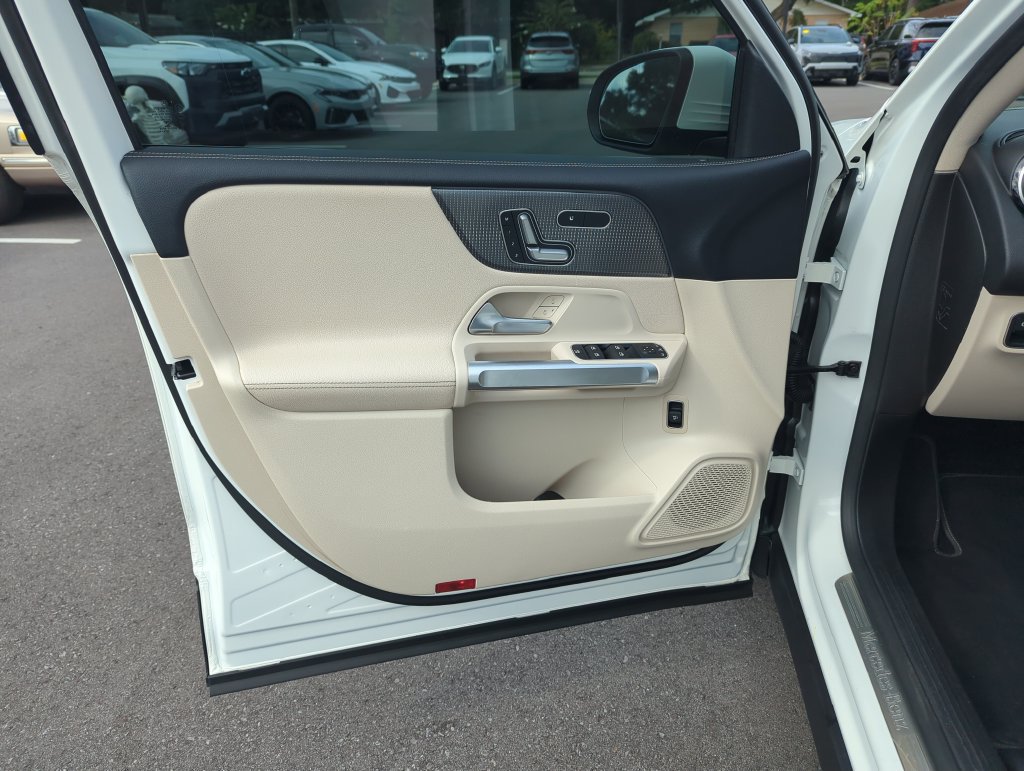 Used 2021 Mercedes-Benz GLB 250 image 18