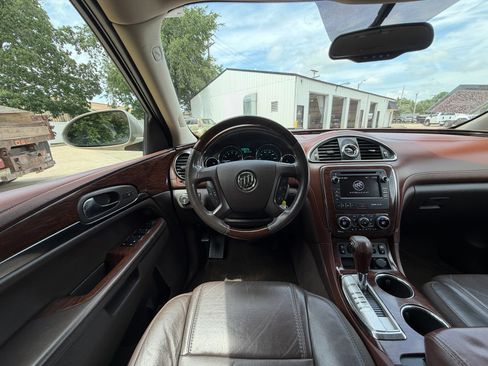 Used 2014 Buick Enclave Leather w/ Trailering Provision Package FWD image 2