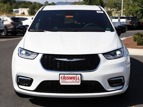 New 2026 Chrysler Pacifica Select image 7