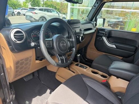 Used 2014 Jeep Wrangler Sahara w/ Connectivity Group AWD/4WD image 7