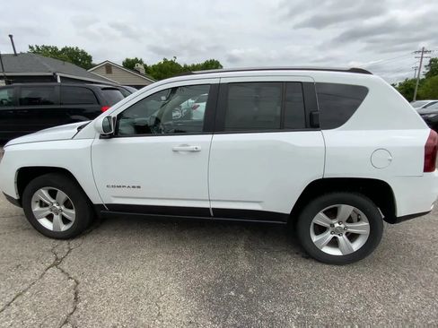 Used 2017 Jeep Compass Latitude AWD/4WD image 5