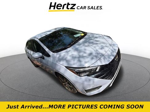 Used 2025 Nissan Versa SV image 1