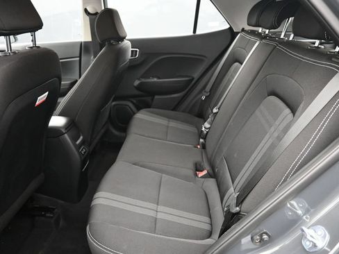 Used 2025 Hyundai Venue SEL FWD image 18
