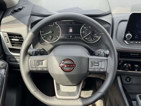 Certified 2025 Nissan Rogue SV image 23