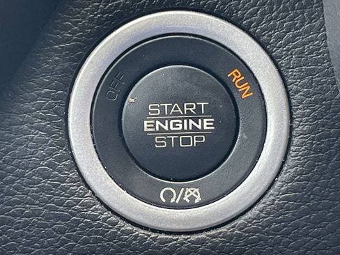 Used 2025 RAM 1500 Laramie AWD/4WD image 23