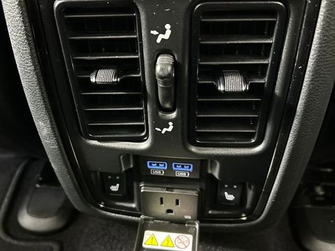 Used 2020 Dodge Durango R/T w/ Technology Group image 17