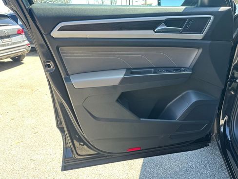 Certified 2023 Volkswagen Atlas SE image 5