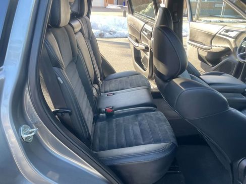 Used 2022 Mitsubishi Outlander SE image 26