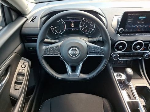 Used 2025 Nissan Sentra SV FWD image 14