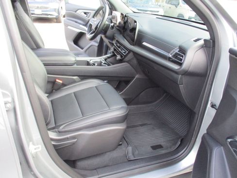 Certified 2025 Chevrolet Traverse LT w/ LPO, Floor Liner Package image 16