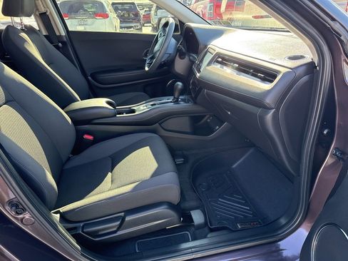 Used 2021 Honda HR-V EX image 11